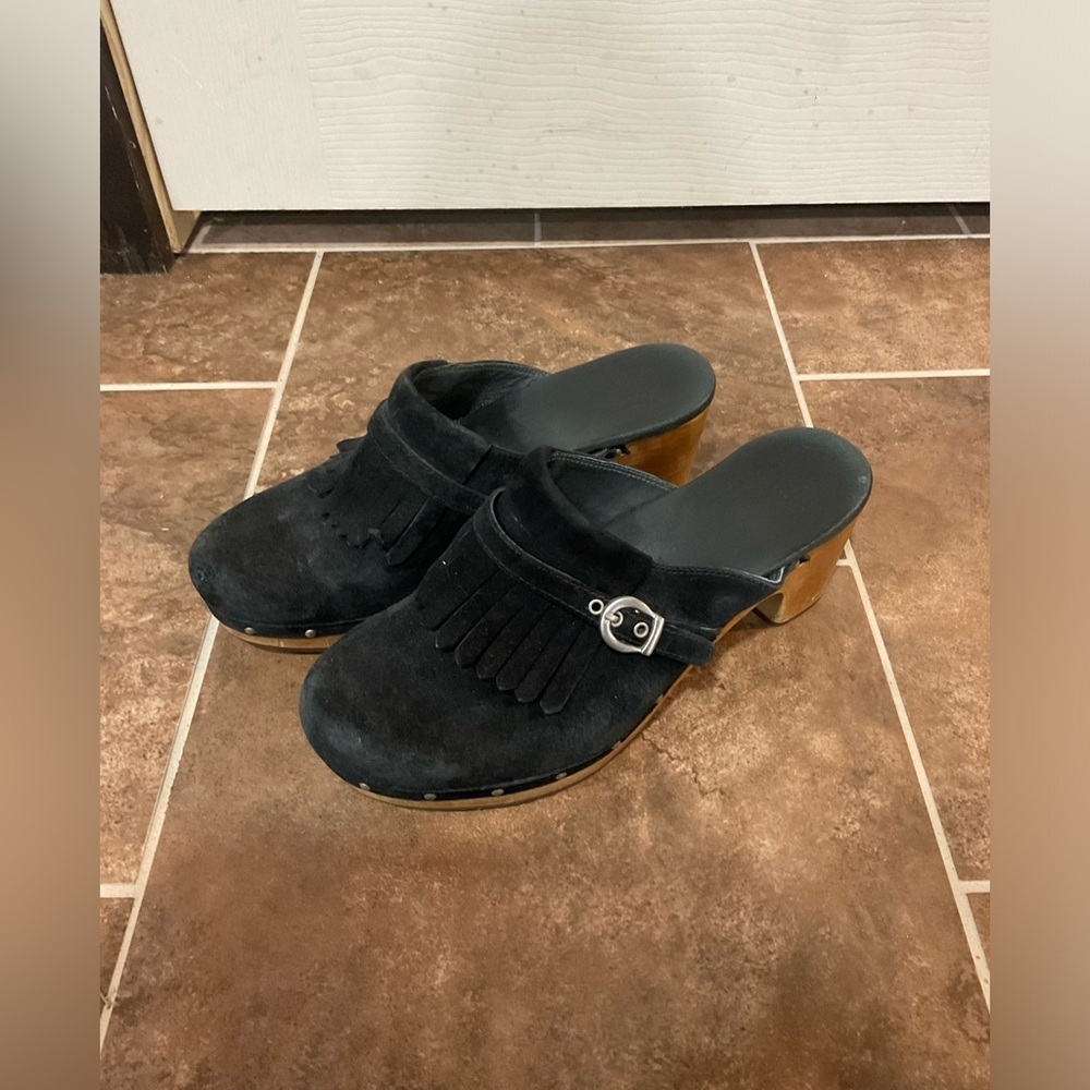 UGG Australia Black Suede Fringe Buckle Slip On Clogs Size 8